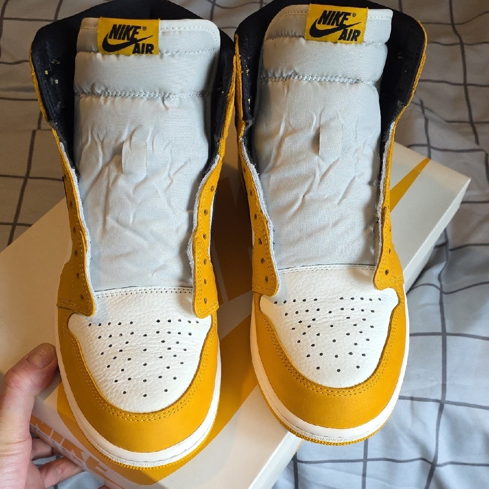 Nike High-Top Sneakers Yellow and White - Picture 3 of 13